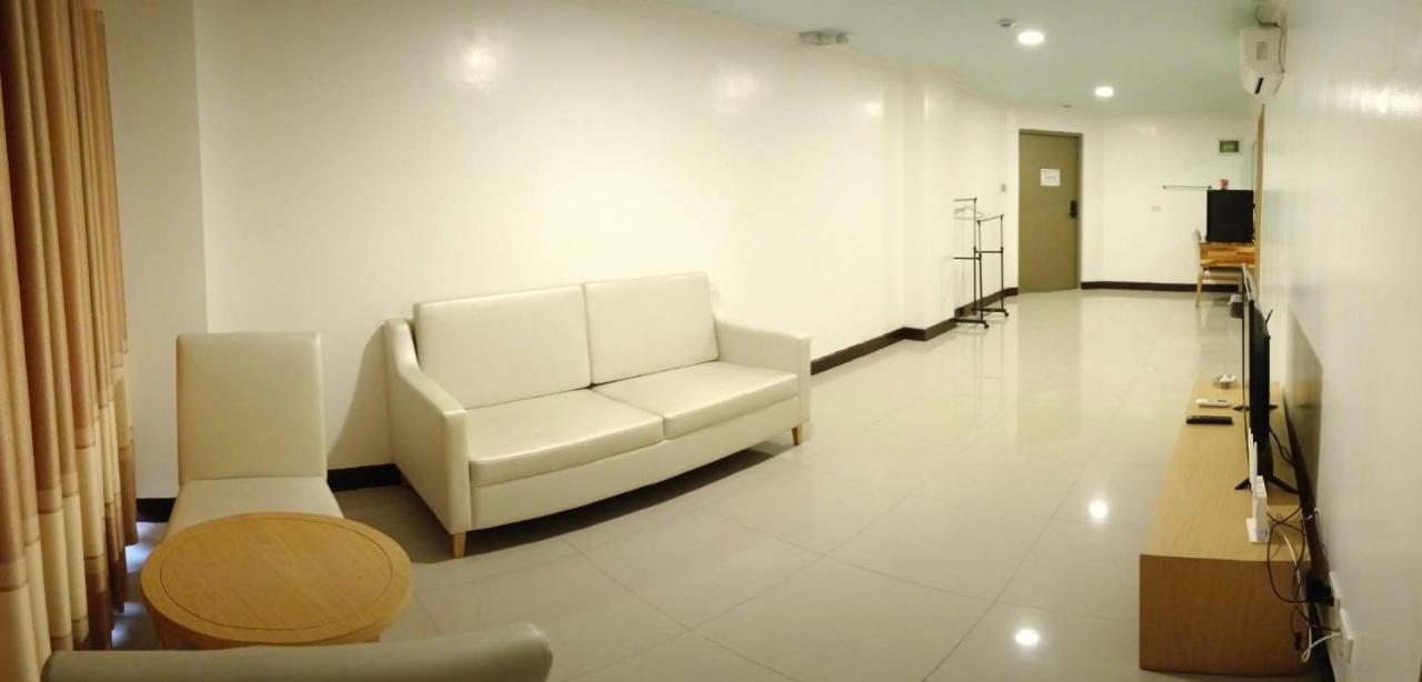Punta Clark Hotel Clark Field Екстериор снимка