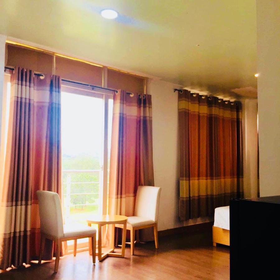 Punta Clark Hotel Clark Field Екстериор снимка