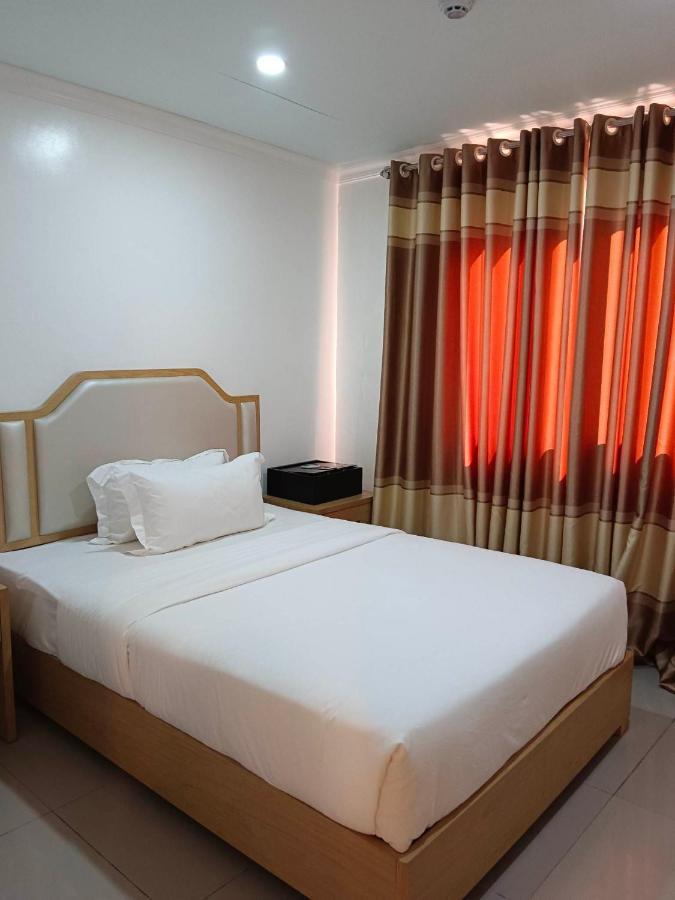Punta Clark Hotel Clark Field Екстериор снимка