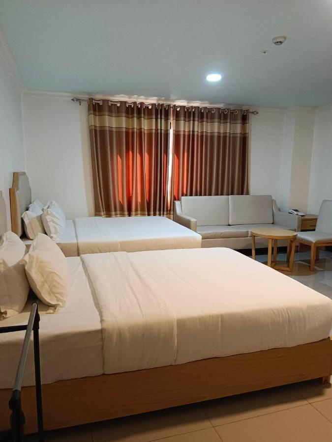 Punta Clark Hotel Clark Field Екстериор снимка