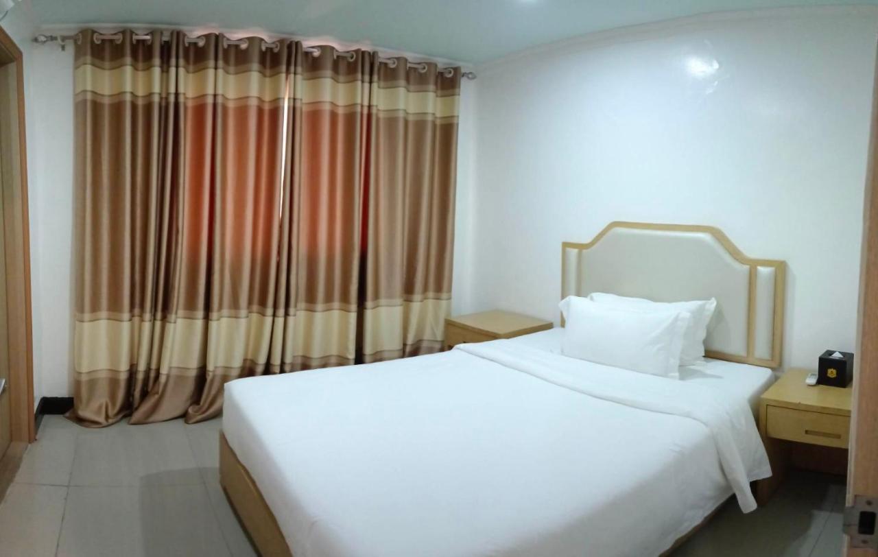 Punta Clark Hotel Clark Field Екстериор снимка
